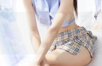 MiiTao蜜桃社 - 分享梦乃Mandy的瑜伽瞬间，图片中的光影仿佛是心灵在轻声吟唱…