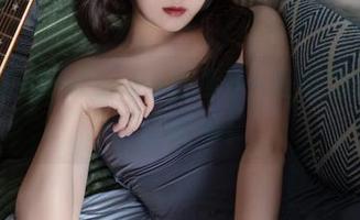 OL短裙+Natsuko夏夏子=吸引力爆棚的写真图包！
