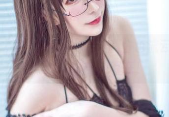 美图之下，Sakiiii翎柒和白色流云，真的是让人恍惚的存在！