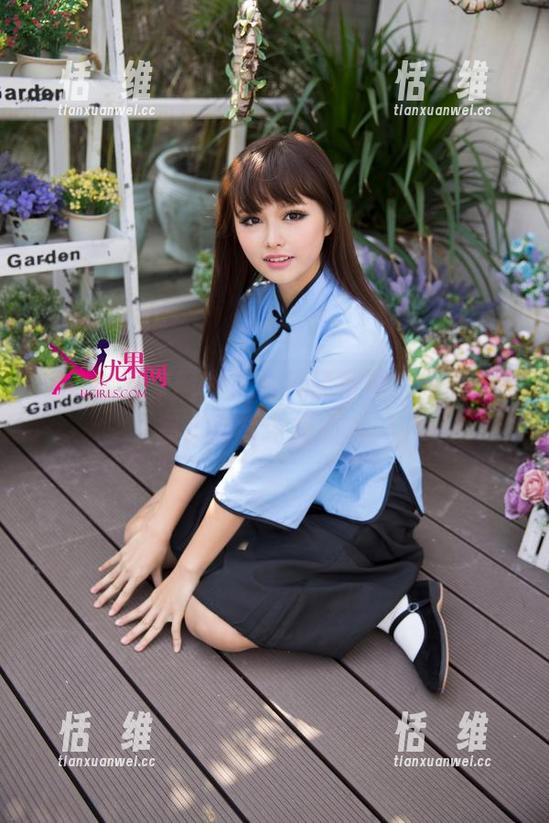 UGirls尤果网 - 天台风情万种，乔依琳的写真网盘令我心动！-恬瑄维