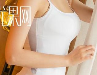 UGirls尤果网 - 温鈊怡旗袍秀：这里有你意想不到的免费下载福利！