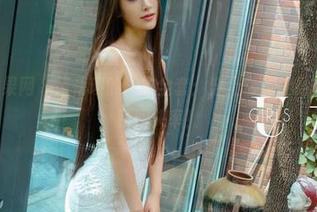 UGirls尤果网 - 黛蓓琪的泳衣全套：穿上它，立马在沙滩上收获回头率！