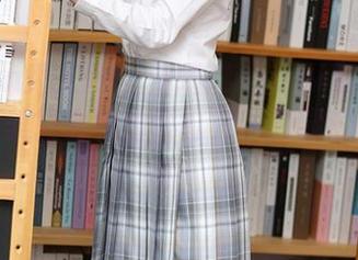 Xiuren秀人网 - 当瑞瑞ruirui变身校服女神，美图合集仿佛打开了校园的奇幻世界！
