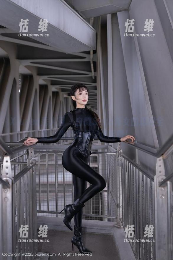 Xiuren秀人网 - 白微Sera修女的这组全套，光影之间好迷离哦！-恬瑄维