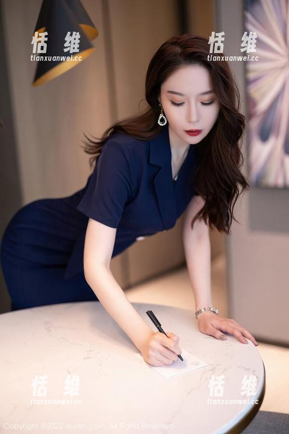 Xiuren秀人网 - 草莓zz的浴缸日志：高清写真，记录生活中的水波荡漾。-恬瑄维