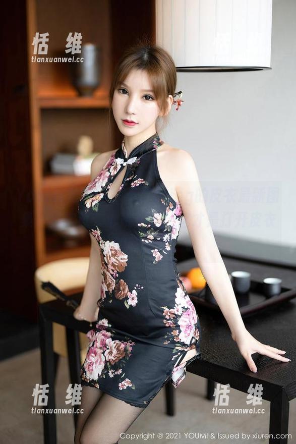 YouMi尤蜜荟 - 不柠bling的皮衣最新图集：风吹过，心跳加速，这才是打开皮衣的新方式。-恬瑄维