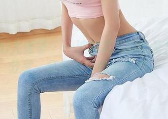 YouMi尤蜜荟 - 一波李芯儿的比基尼套图分享，红唇白沙随心所欲！