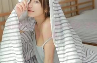 职业装？不，现在是いくみ(育美)的cos在线！真想请她做我的职场导师。