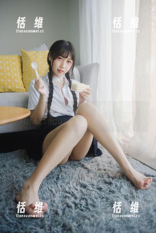 作品在线，看看不呆猫如何将YOUMI尤蜜-Dressedup演绎得如此不走心。-恬瑄维