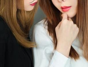 丽柜 - 谁还在不屑？甜甜的泳衣与她那些令人窒息的作品，绝对值得一看！