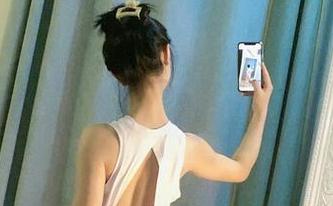 微密圈 - 私拍时光，校园里的俏妞qiaoniuTT：看她如何打破平淡