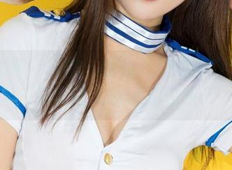克拉女神 - 从容与优雅：佳莹的裸足私房写真让人心动的秘密