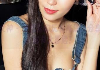 克拉女神 - 凌雪带你玩转高清：分享她的小秘书大冒险！