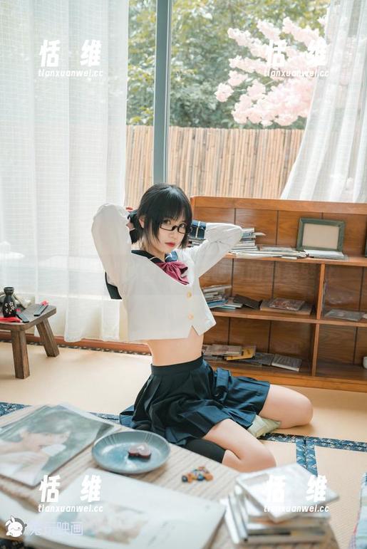 黑睡衣里的秘密：兔玩映画的绝美壁纸-恬瑄维