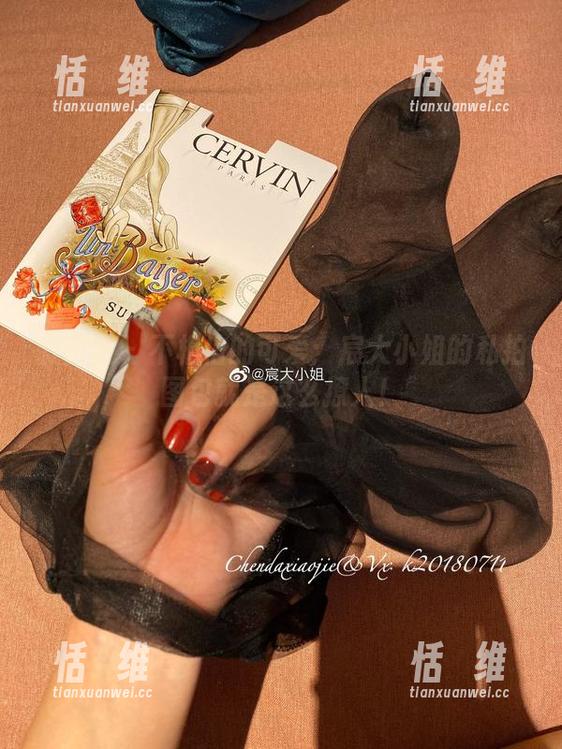 微密圈 - 不相信的可爱：宸大小姐的私拍图包就是这么撩人！-恬瑄维