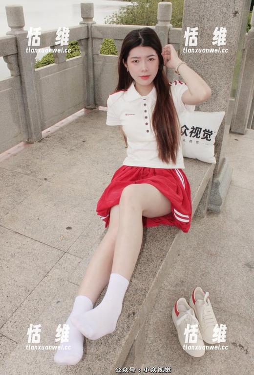 小众视觉 - 图包里的小薯条白丝，真是太香了，简直不忍心错过任何一张！-恬瑄维