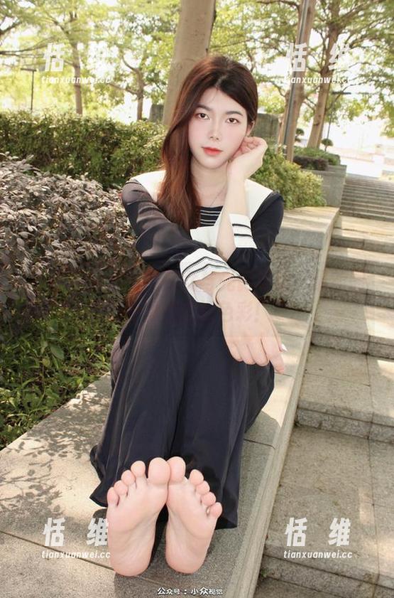 小众视觉 - 灵灵修女与光影舞蹈:最新图库里的缤纷色彩!-恬瑄维 小众视觉 - 灵灵修女与光影舞蹈:最新图库里的缤纷色彩!-恬瑄维