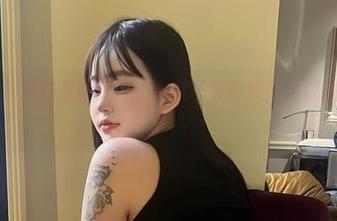 微密圈 - 最新作品曝光！小优优子在豹纹车内散发的少女气息。