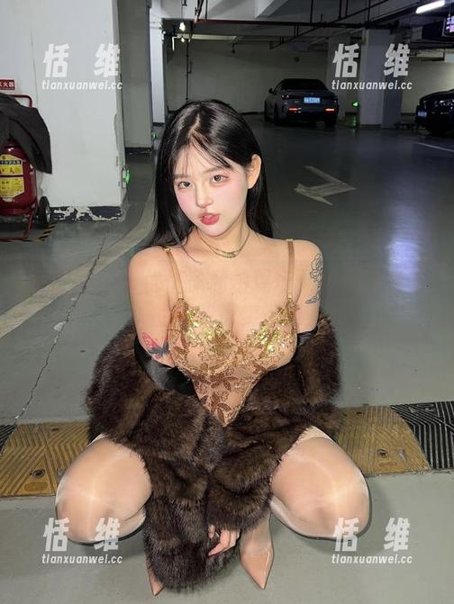 微密圈 - 小优优子私拍现场：教室里藏着的那些真实瞬间-恬瑄维