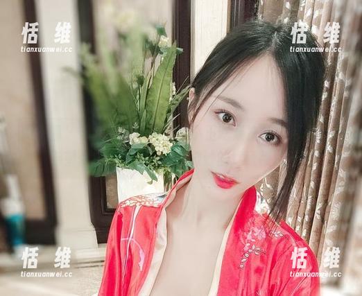 微密圈 - 节奏与光影交织：小玉吃果冻的美足精选，希望你也能感受到那种微妙的绵延和温暖。-恬瑄维