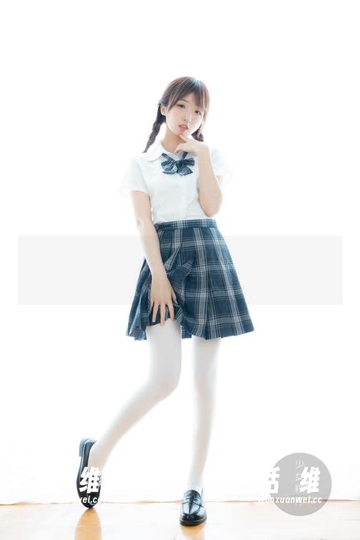 少女秩序 - 鹿可的裸足风情：美图加持，无圣光下直击灵魂！-恬瑄维