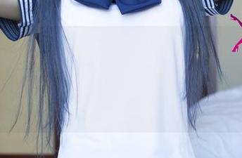 尤果网 - 有奖互动！猜猜乔依琳的礼服图包更新中，有多少种瞬间让我深吸一口气？