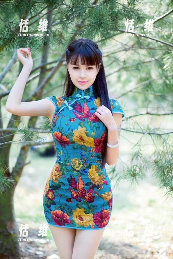 推女郎 - 连欣的瑜伽套图更新，光影交错间藏着多少秘密呢？-恬瑄维