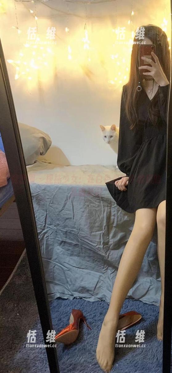 微密圈 - 提袜少女：在白色光影中编织的私房美图-恬瑄维