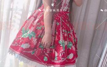 轻松游玩，摇摇乐yoyo的泳装Cos图片，让夏天更热辣
