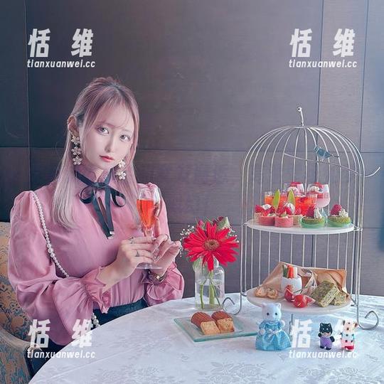 当月城委员会和女友邂逅，高清壁纸如梦似幻！-恬瑄维