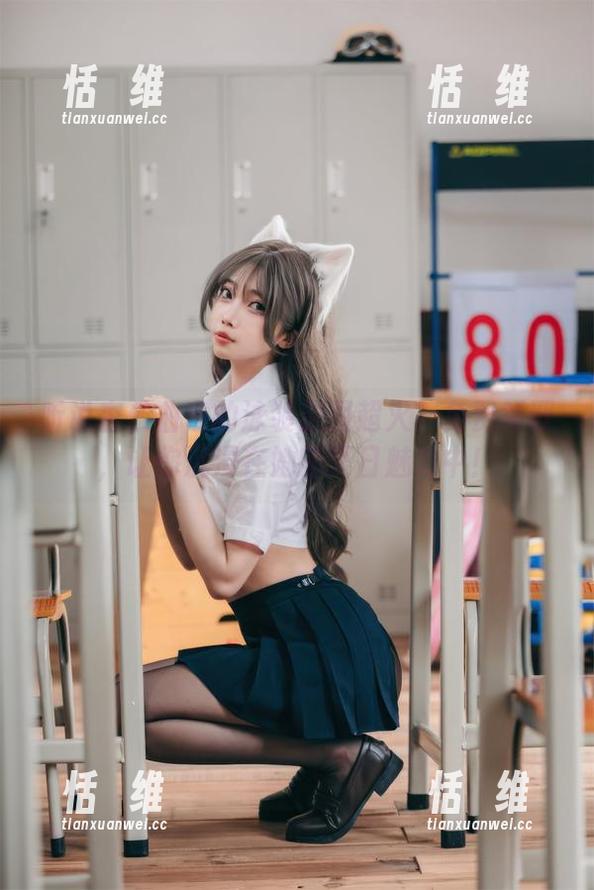 听说杏仁曲奇的泳装原图超火?免费领取,让你沉浸在她的夏日魅力中!-恬瑄维 听说杏仁曲奇的泳装原图超火?免费领取,让你沉浸在她的夏日魅力中!-恬瑄维
