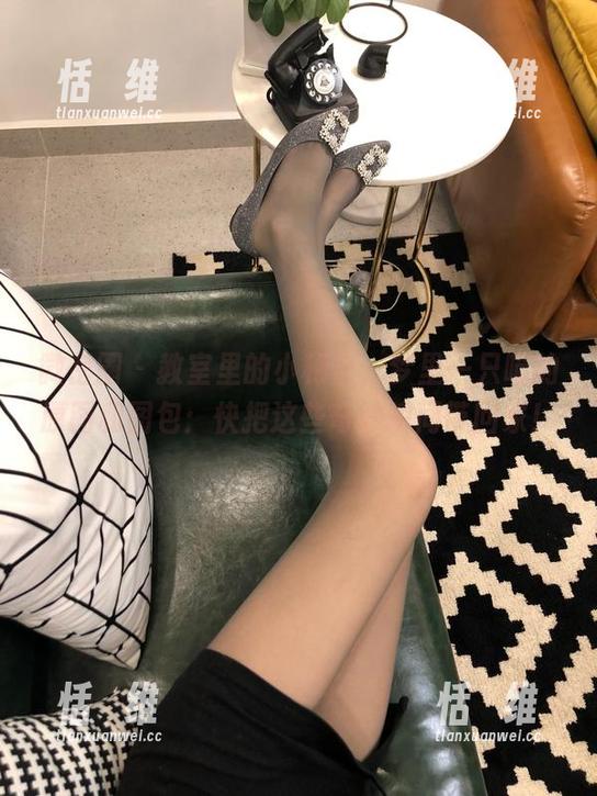 微密圈 - 教室里的小秘密，梦里一只喵的原图和图包：快把这些奇妙瞬间带回家！-恬瑄维