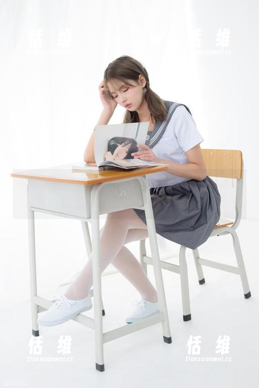 森萝财团 - 吊带+小梓=复合美图，最近更新你绝对不能错过！-恬瑄维