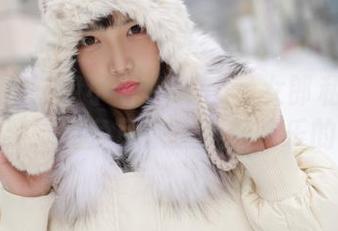 模范学院 - 伊小七MoMo兔女郎私房图集：真怀疑她的兔耳朵里藏着快乐的秘密！