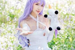 源纱希喵喵喵的私拍写真：黑网衣披风下的皮衣，果然撩动了不止我的心！