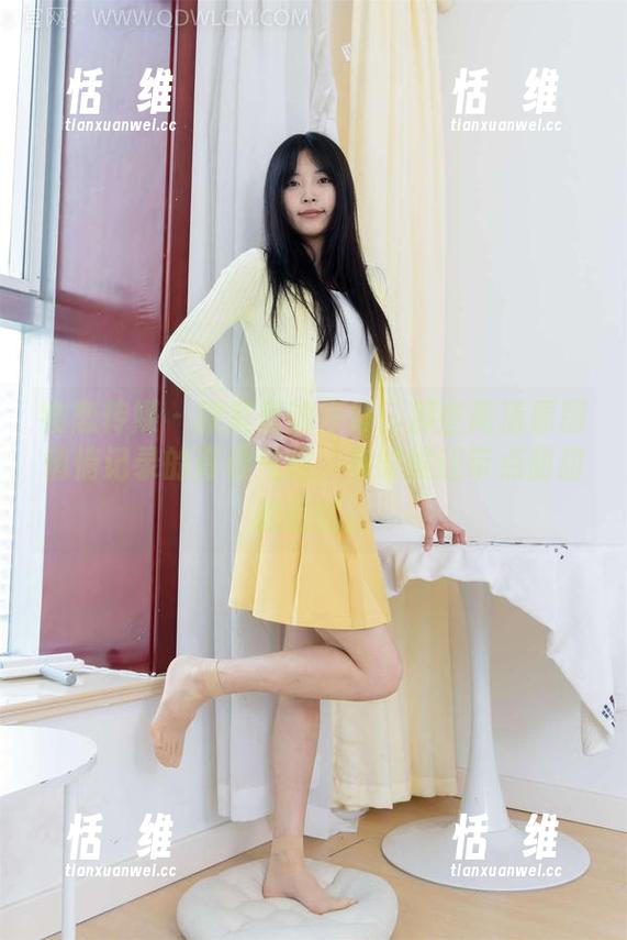 物恋传媒 - 教室里的婷婷：那些高清原图悄悄记录的青春气息，有时候还带点甜甜的回忆。-恬瑄维