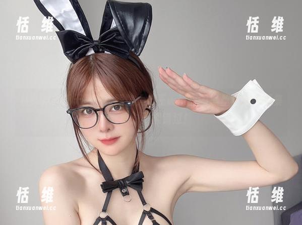 从头到脚都无圣光！眼酱大魔王w带来的黑丝兔女郎图集，绝对不能错过！-恬瑄维