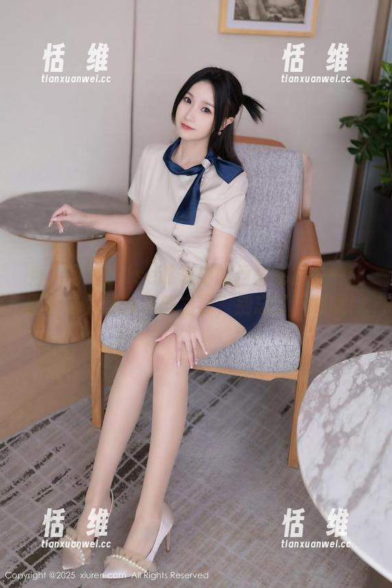 秀人网 - Elise谭晓彤的丝袜秘籍——让图库成为你的灵感之源，别忘了下载哦！-恬瑄维