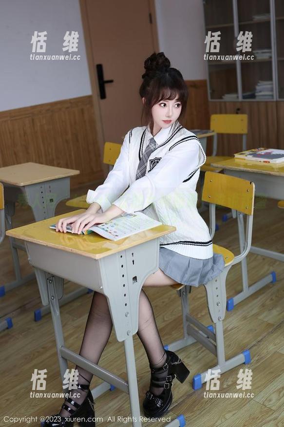 秀人网 - tina甜仔的女神图册：谁说甜蜜不能带点咸？-恬瑄维