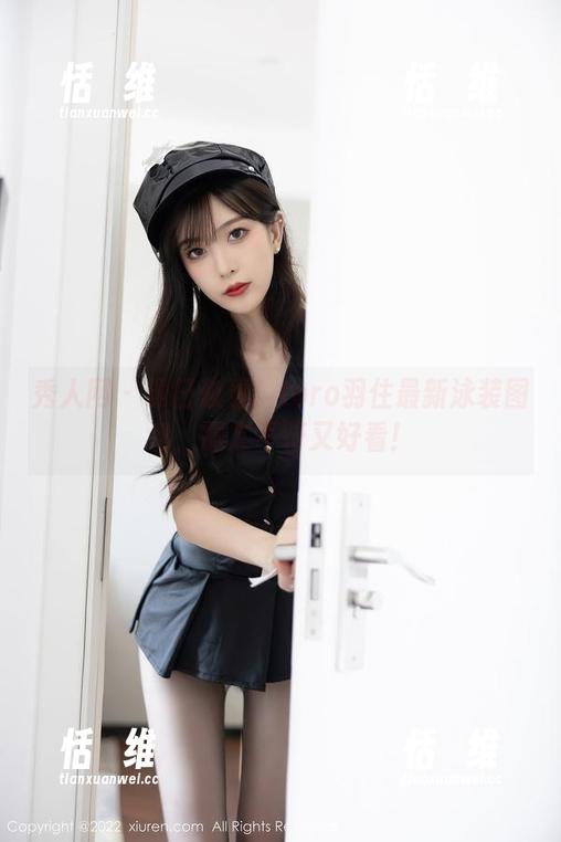 秀人网 - 夏日必看！toro羽住最新泳装图包，图文不符又好看！-恬瑄维