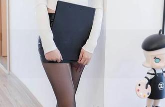 秀人网 - 性感西装熟女的魅力：心妍小公主的网盘合集，保准让你多看几眼！
