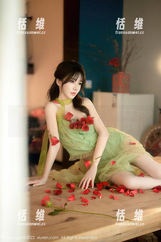 秀人网 - 写真界的百变女王，林文文yooki在线放送女友系列，心已经被俘获！-恬瑄维