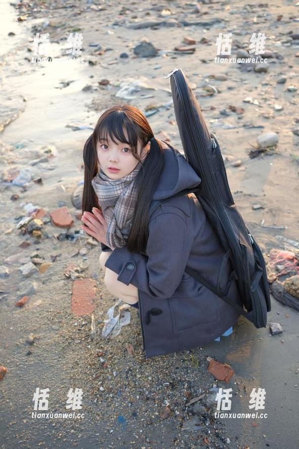 稚乖画册 - 夜夜在网盘的嬉戏：80d白丝写真，超乎你的期待！-恬瑄维