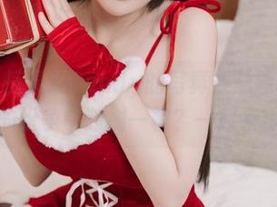 为什么糖果果Candy的写真集总能在户外校服的纷争中独树一帜？一起来探讨！
