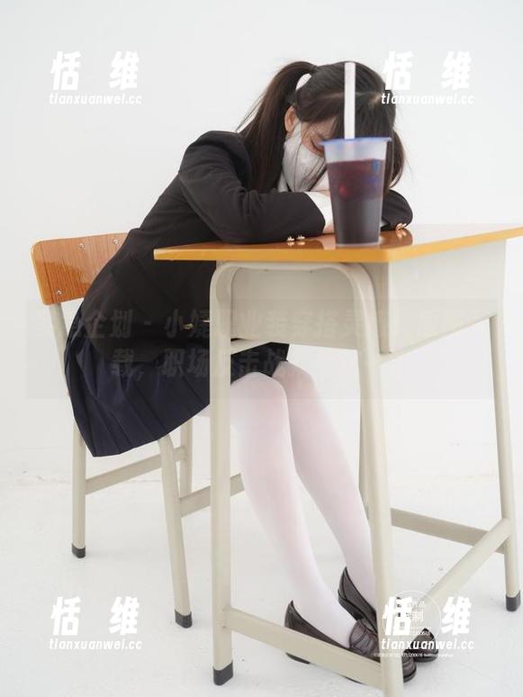 紧急企划 - 小婕职业装穿搭灵感：原图下载，职场反击战就靠这一击-恬瑄维