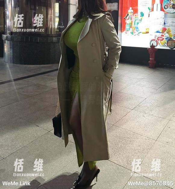 微密圈 - 紫色哒豚豚的海边写真:浪花里藏着一丝诡异的吸引力-恬瑄维 微密圈 - 紫色哒豚豚的海边写真:浪花里藏着一丝诡异的吸引力-恬瑄维