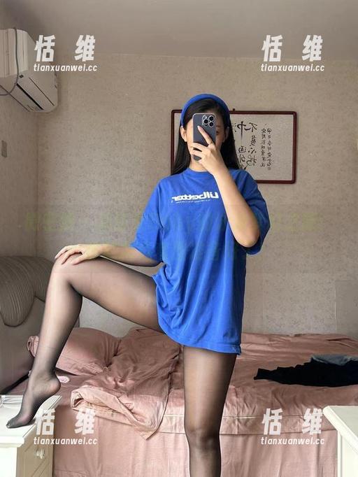 微密圈 - 美邵女Baby的泳池梦幻之旅：你的精选套图准备好了！-恬瑄维