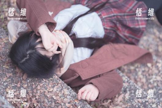 原图里的落落Raku：油亮到可以直接当润滑油了！-恬瑄维