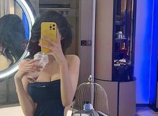 微密圈 - 葛征的白丝女仆套装私房合集，真的有点让人心动了。