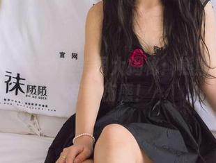 袜啵啵 - 运动鞋美图大揭秘：熊熊的双脚有多伤感！